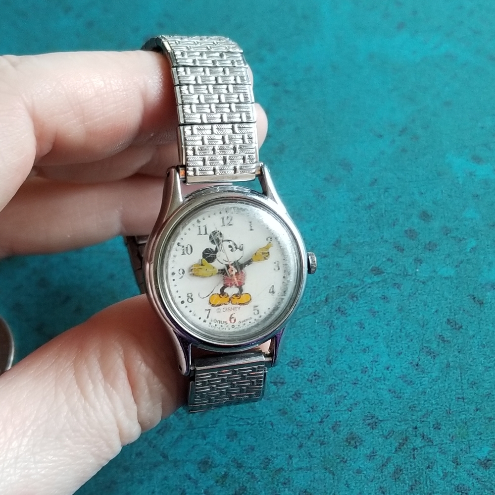 Vintage Mickey Mouse wristwatch Lorus Disney ladies silver tone quartz - Picture 14 of 15
